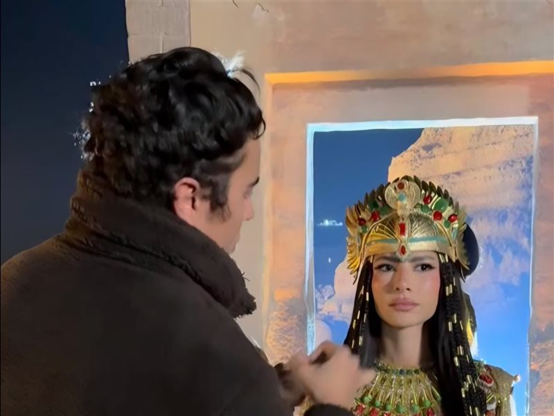 لمسات شريف طانيوس تزين نجمات افتتاح المتحف المصري الكبير