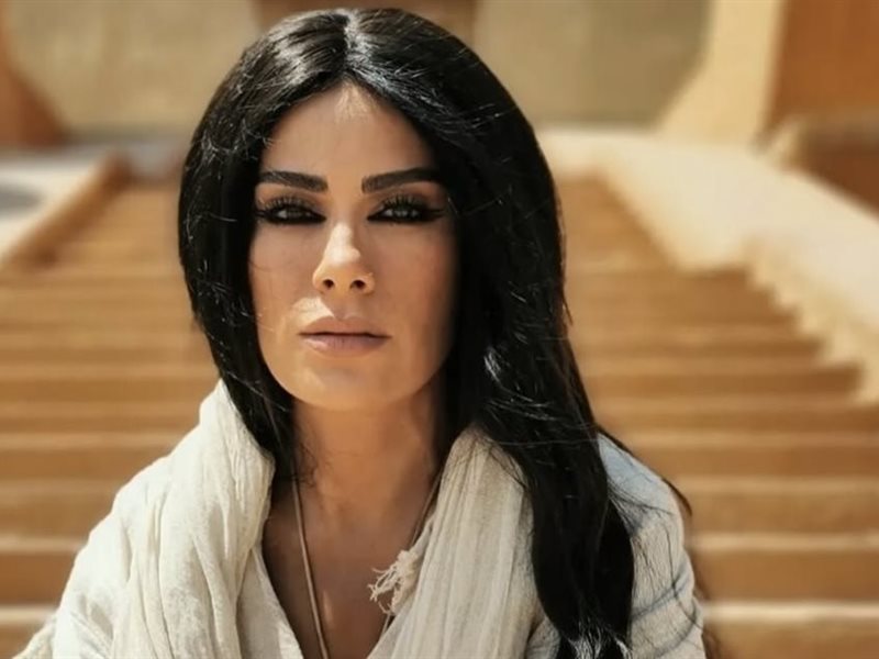 صبا مبارك تتألق بإطلالة فرعونية وتوجّه رسالة حب واعتزاز لمصر في افتتاح المتحف المصري الكبير