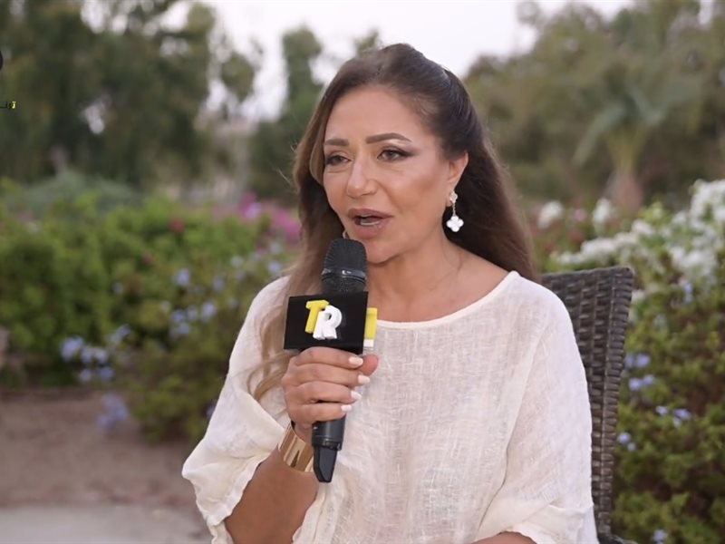 خاص .. ليلى علوي تستعيد ذكرياتها مع يوسف شاهين: كان مؤسسة متكاملة.. ونصيحته بالصدق لازمتني طوال حياتي