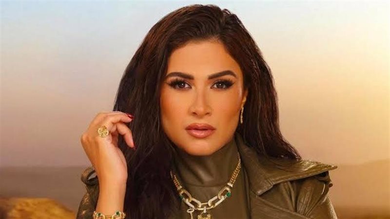 ياسمين عبد العزيز