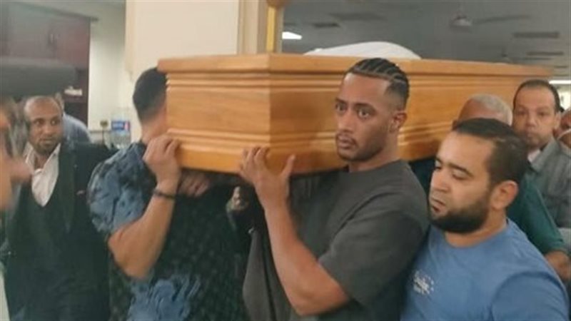 وفاة  والد الفنان