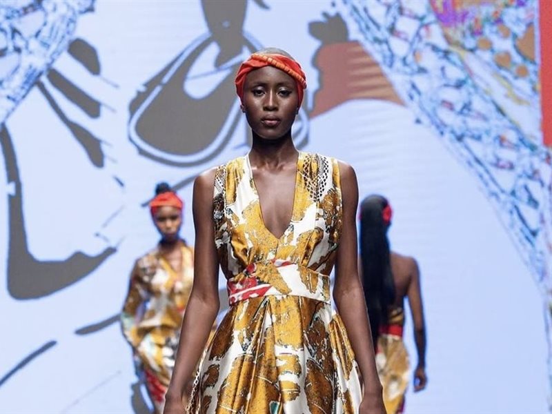 Eki Silk تحتفي بالحرير والأنوثة في عرض آسر خلال Lagos Fashion Week 2025