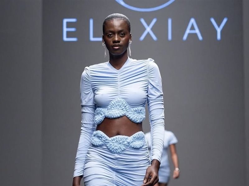 Elexiay تحتفي بجمال الحرف اليدوية في عرض آسر خلال Lagos Fashion Week 2025