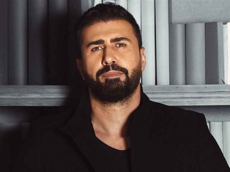 خالد القيش: شخصية 