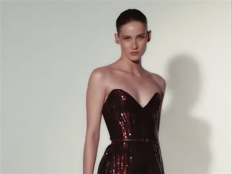 ايلي صعب يطلق مجموعة الأزياء الجاهزة لخريف وشتاء 2026  