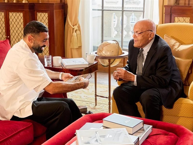 محمد صلاح يحاور مجدي يعقوب في لقاء خاص يُعرض قريبًا على 