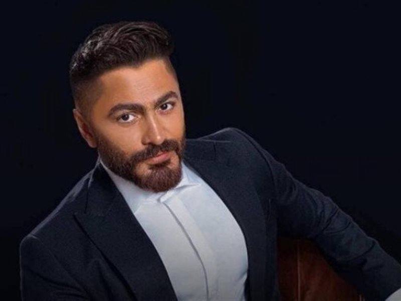 تامر حسني ينعي والد محمد رمضان