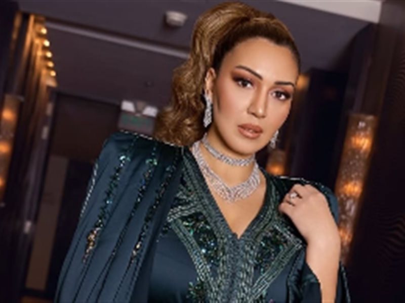 أسماء لمنور تحتفل بالمسيرة الخضراء مع جمهور الداخلة غدا