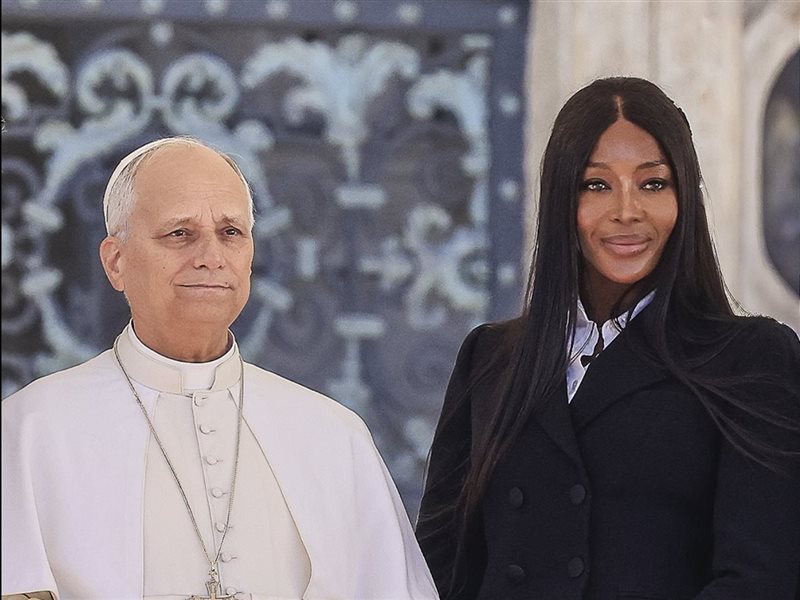 	ناعومي كامبل تزور الفاتيكان وتلتقي البابا ليو الرابع عشر في لحظة إنسانية مميزة