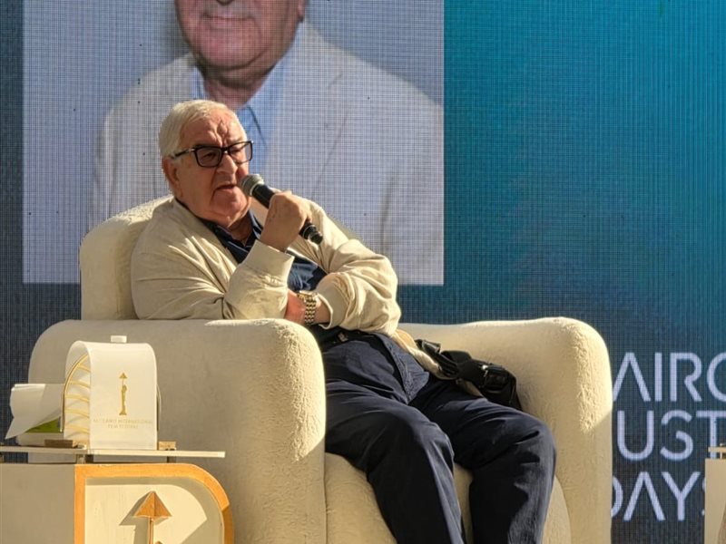 محمد عبد العزيز: الكوميديا فن اجتماعي.. والضحك نتيجة وليست هدفًا