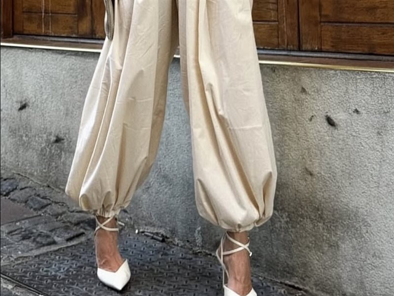 صيحة الموسم: بنطال البالون يمنحك إطلالة عصرية بلا مجهود