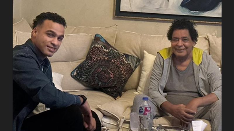 محمد منير ومصطفى