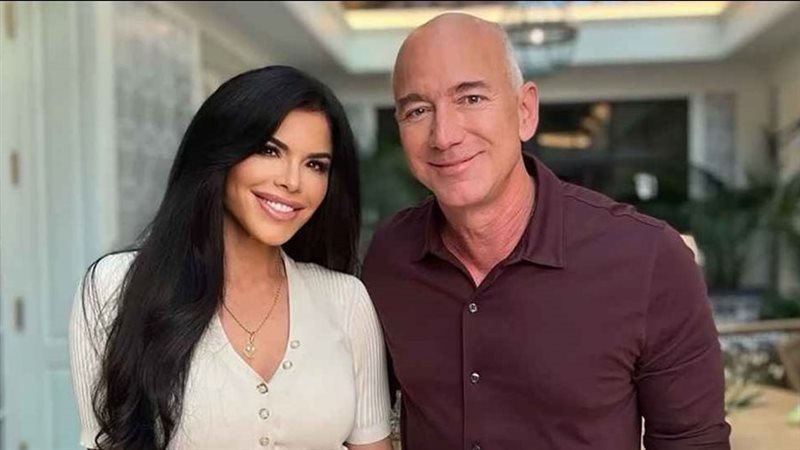 بيزوس وسانشيز