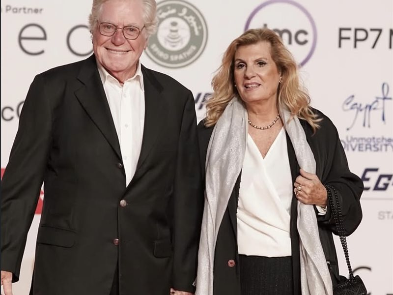 بدء توافد النجوم  على السجادة الحمراء لعرض فيلم 