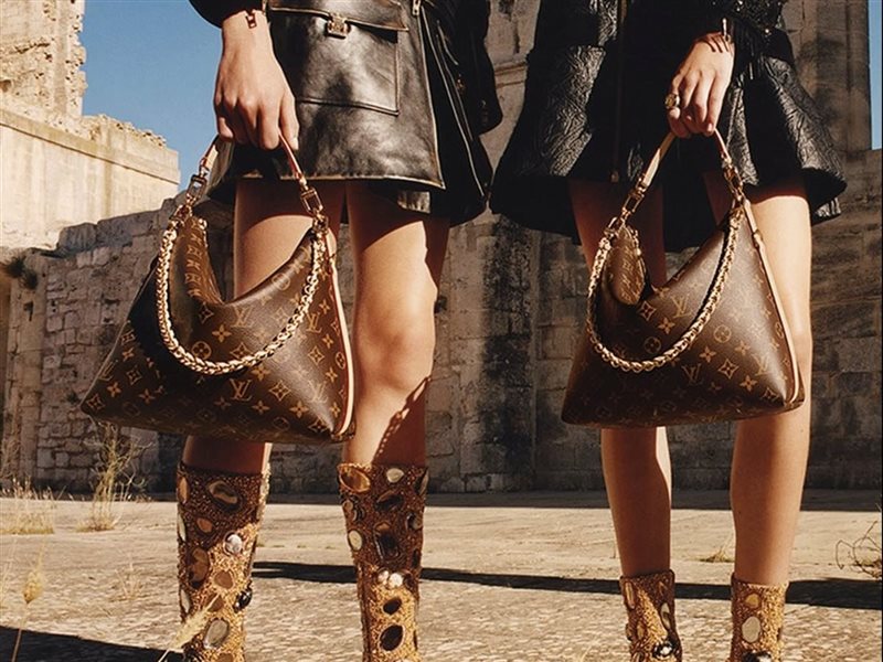 حقيبة Multipass تتألق في عرض كروز 2026 من لويس فويتون