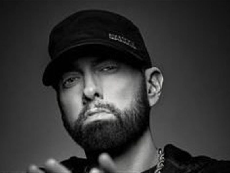 إيمينيم يقود عروض عيد الشكر لفريق ديترويت حتى 2027