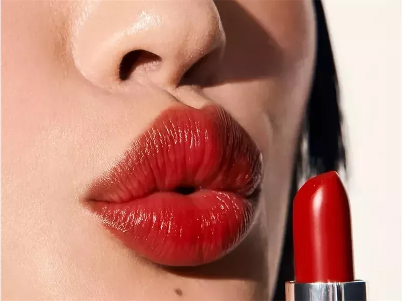  حيل لأحمر الشفاه الفرنسي تمنحك اطلالة طبيعية وجذابة