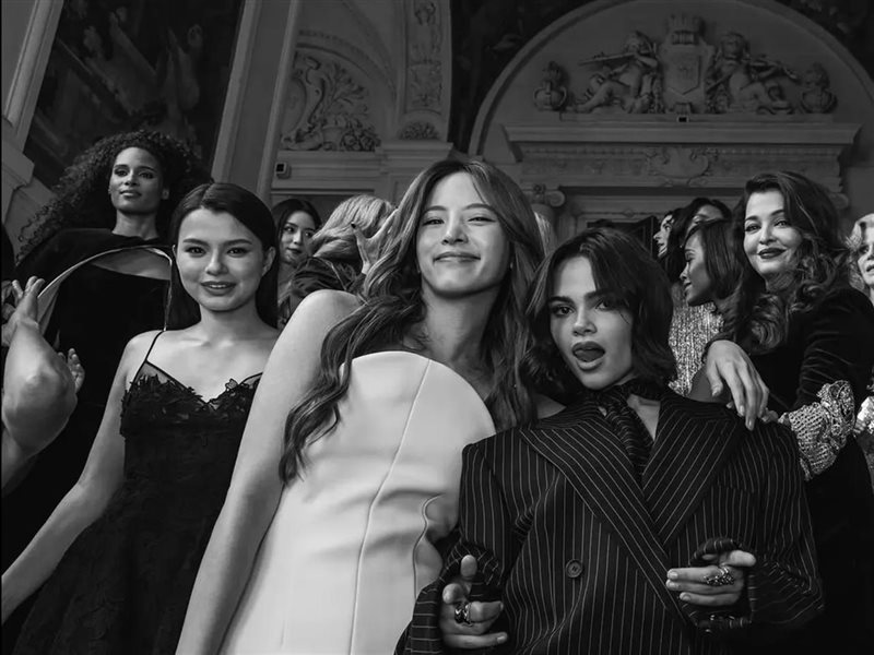  L’Oréal تجمع أيقونات الجمال من حول العالم في لحظات ما قبل المنصة