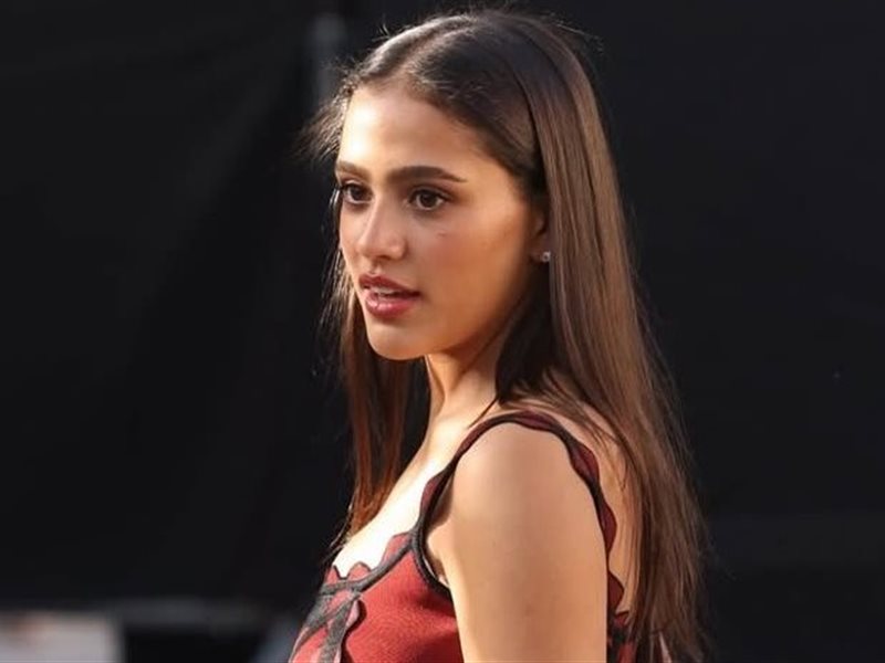 جانا عمرو دياب تكتب أغنية لفيلم قصير وتعد الجمهور بمفاجآت جديدة في يناير