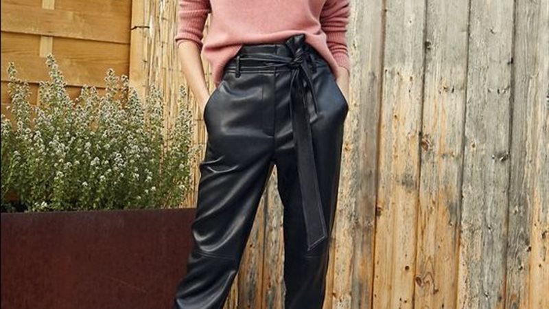 البنطلون الجلد 