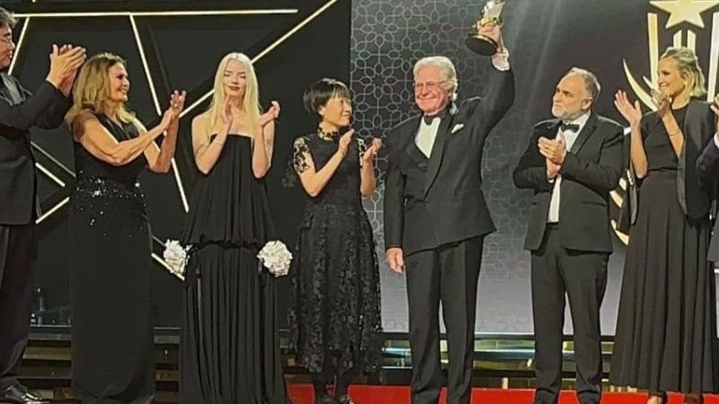 تكريم حسين فهمي