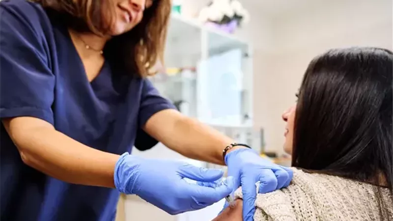 حقن فيتامين ب 12