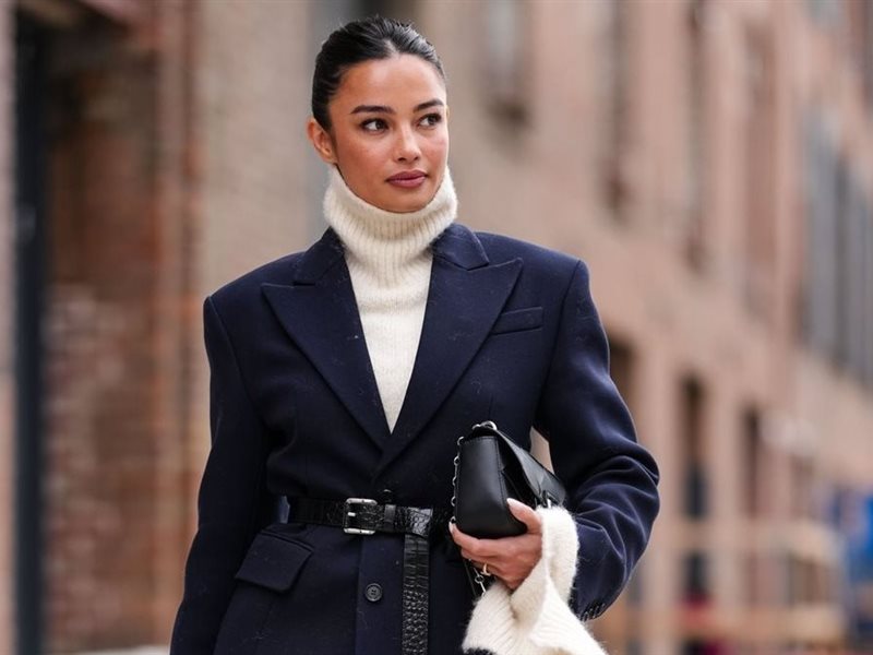 كيف ترتدين البليزر هذا الشتاء؟ 7 أفكار مستوحاة من أيقونات الموضة