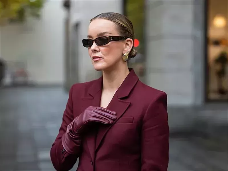  من الأحمر إلى البني.. ألوان يفضل ارتدائها هذا الشتاء