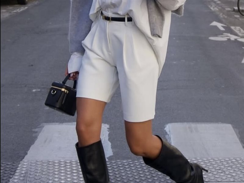 “الشورت مع البوت… الصيحة التي تكسر قواعد الموضة بكل جرأة!”