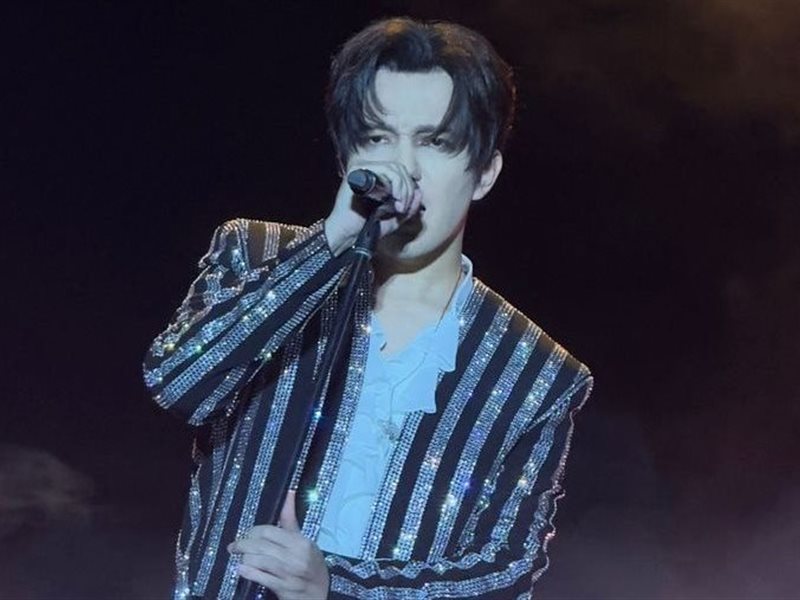 ديماش كودايبيرجن يشعل الليلة الختامية لمهرجان صدى الأهرامات بحفل كامل العدد..صور