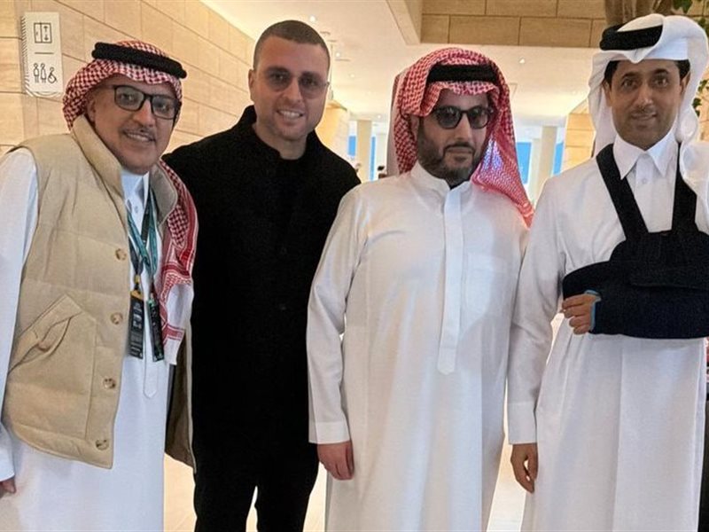 تركي آل الشيخ يلمح لتعاون مرتقب مع إيلي صعب في 2026