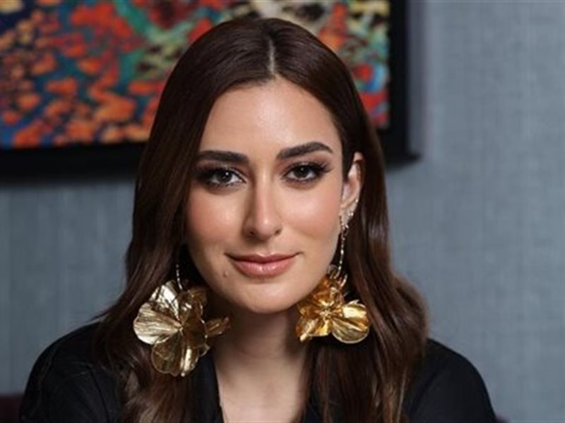 أمينة خليل: 