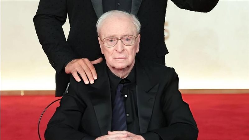 النجم العالمي مايكل