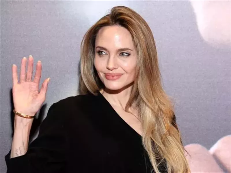 أنجلينا جولي تسترجع حضورها الدرامي في فيلمها الجديد 