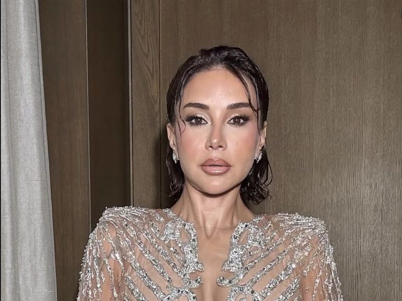 كاريس بشار تتوهّج بالذهب في افتتاح مهرجان البحر الأحمر السينمائي