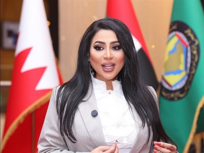 شيماء سبت تحتفي بيوم المرأة البحرينية