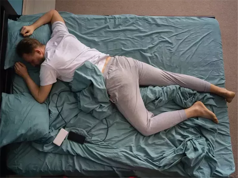 ماذا تقول وضعية نومك عن صحتك العقلية؟