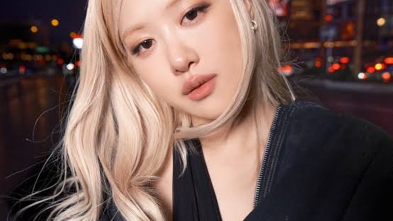 الممثله روزي 