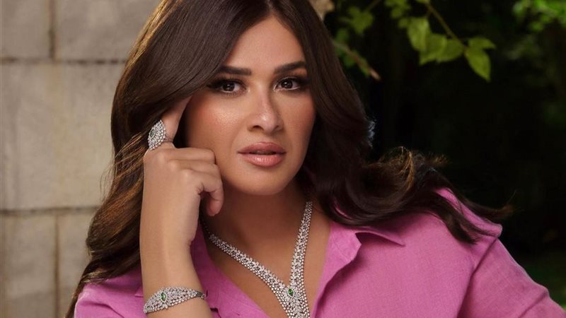 ياسمين عبدالعزيز