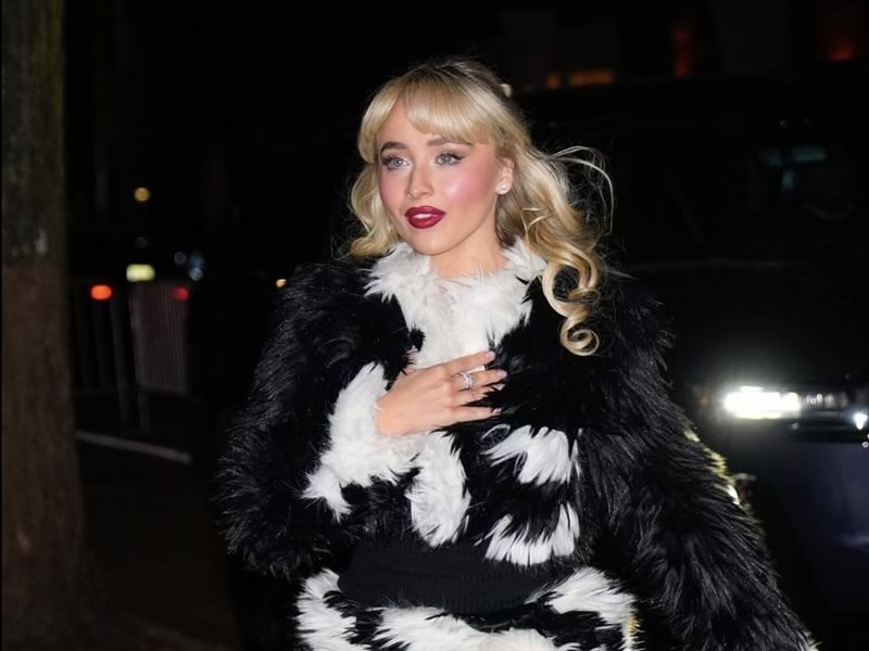 عودة عصر “the party girl”… نجمات الموضة يشعلن موسم الأعياد بإطلالات ماكسيمالية