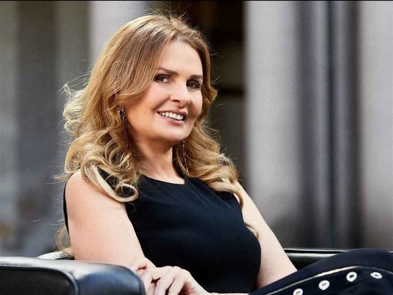 يسرا تُشارك في قمة بريدج 2025 وتزور جناح شبكة أبو ظبي للإعلام