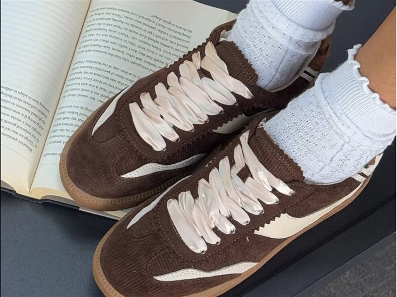 	تصاميم أنيقة ومريحة… SUEDE SNEAKERS نجم خزانة الأحذية هذا العام