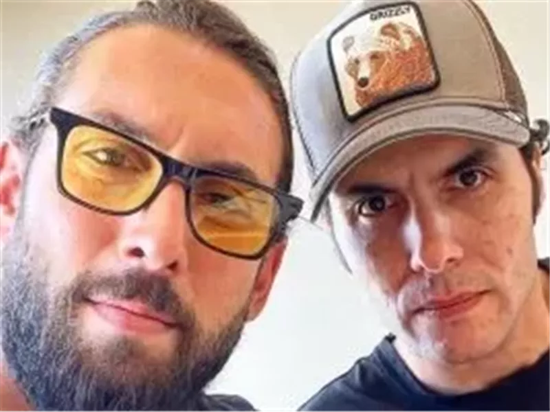 كايروكي تكشف عن ألبوم جديد بحضور أميرعيد وتامر هاشم