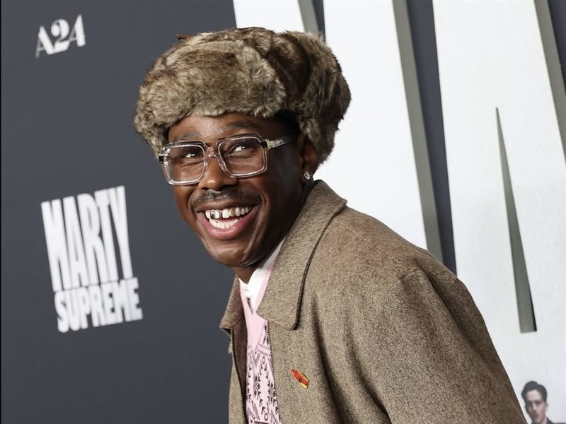  	أزياء لافتة على السجادة الحمراء… أبرز لحظات الموضة في العرض الأول لـ” Marty Supreme