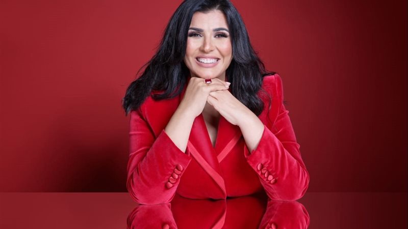 الإعلامية منى الشاذلي