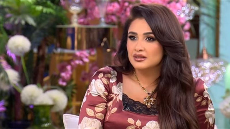 ياسمين عبد العزيز