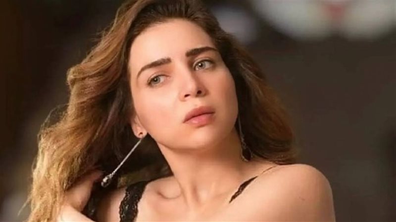 مي عز الدين 