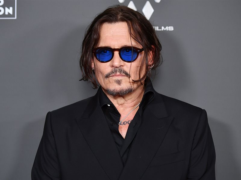 من سوق البحر الأحمر : جوني ديب يعلن إنتاجه فيلم عن رواية The Master and Margarita