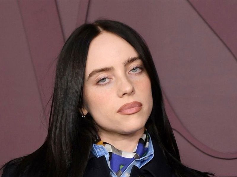 إطلاق الإعلان الرسمي لفيلم بيلي إيليش Hit Me Hard and Soft