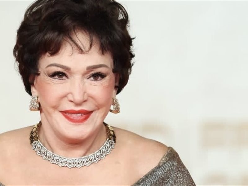 	لبلبة تتألق ببريق الزمن الجميل على السجادة الحمراء في ختام مهرجان البحر الأحمر